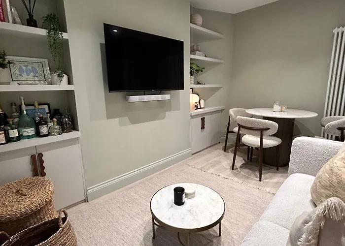 Stunning 1 Bed Apartment Near Fulham Tube